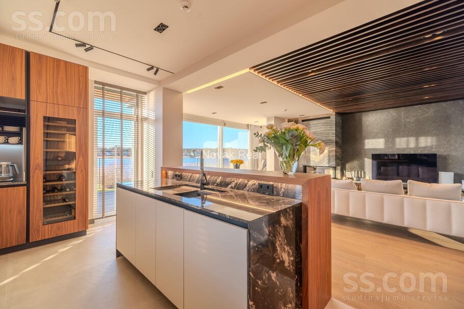 Laipu iela 2, Jūrmala — maja