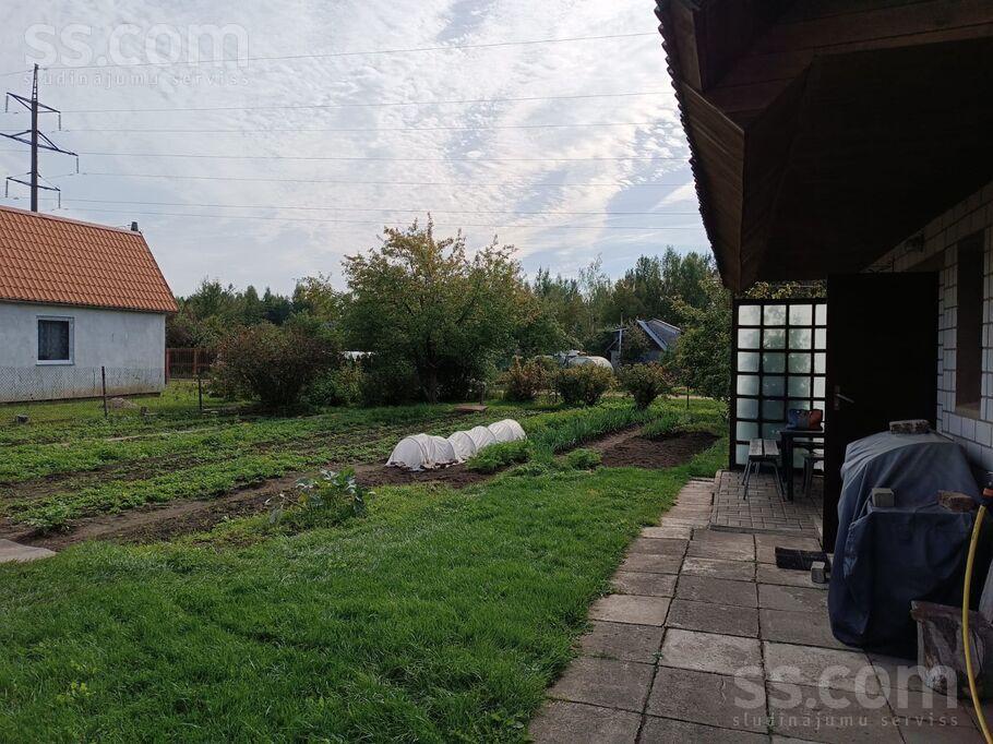 Asteru 9, Peltes, Rīgas rajons, Siguldas pag. — maja