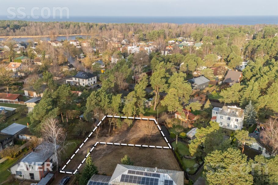 Āmu 1, Rīga — zeme