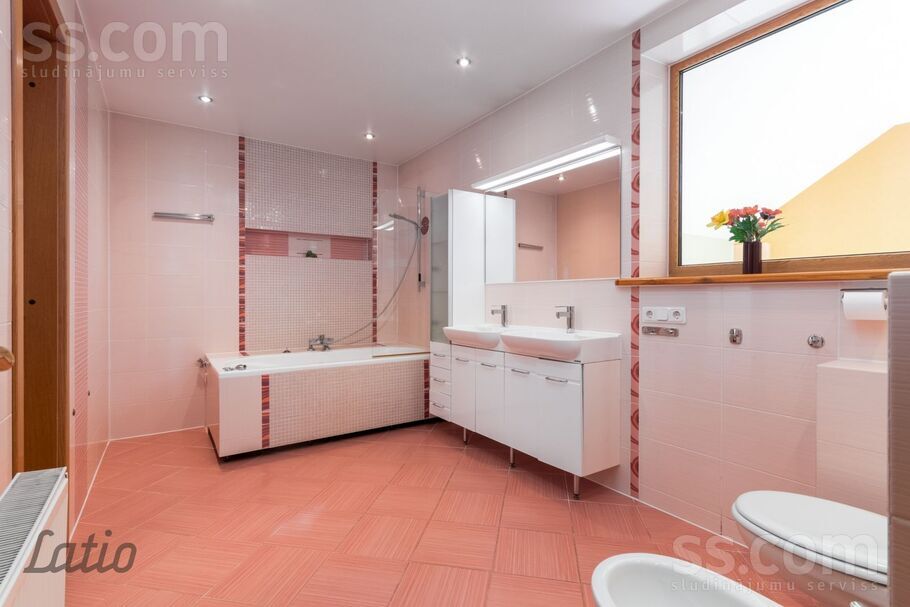 Ošu 20, Mežāres, Babītes pag. — maja