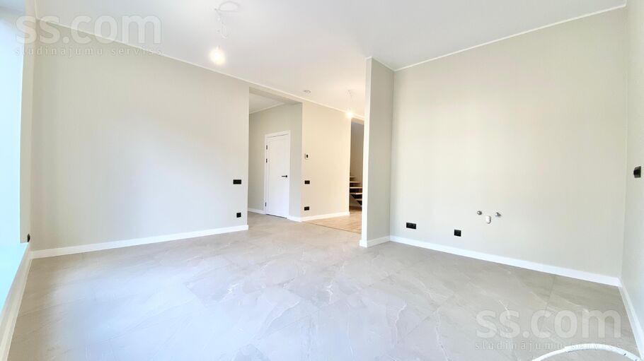 Dzintaru iela 4, Berģi, Rīgas rajons, Garkalnes nov. — maja