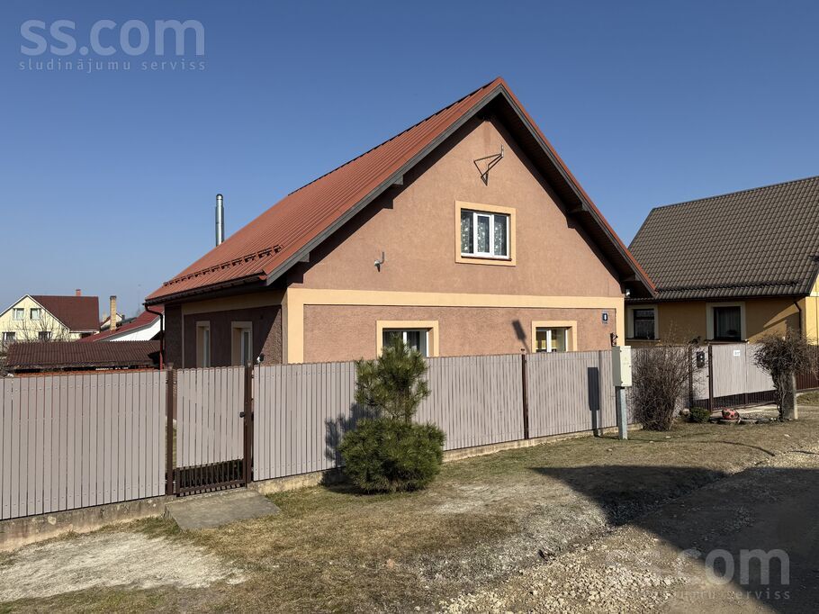 Zvaigžņu iela 8, Rēzekne un raj., Rēzekne — maja