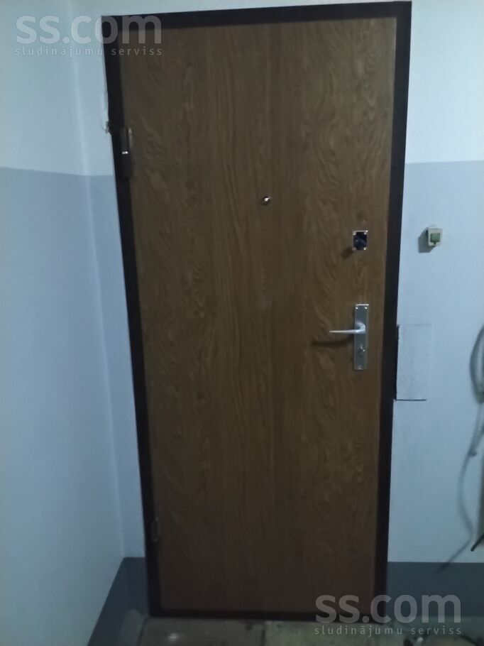 Zemes 3, Rīga — dzivoklis