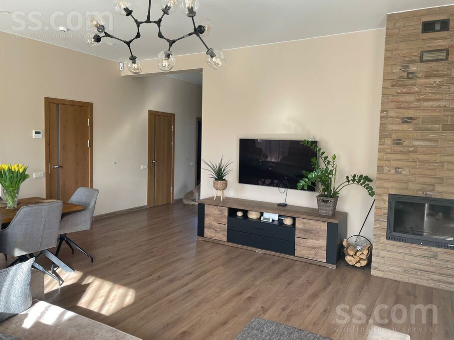 Mango iela 1 1, Mežāres, Rīgas rajons, Babītes pag. — maja