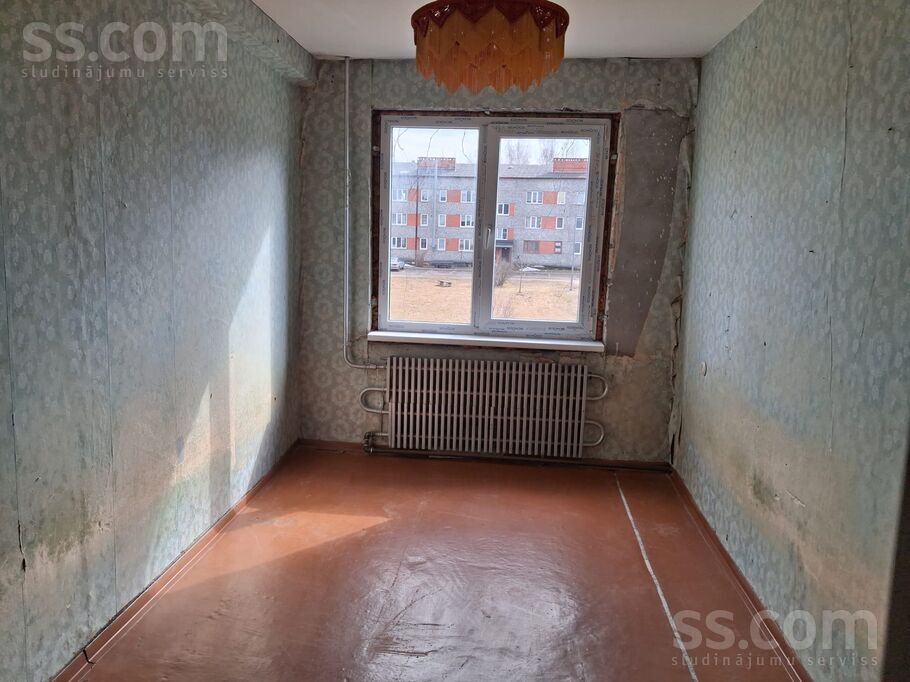 Viesturu 10 10, Sala, Jēkabpils un raj., Salas pag. — dzivoklis