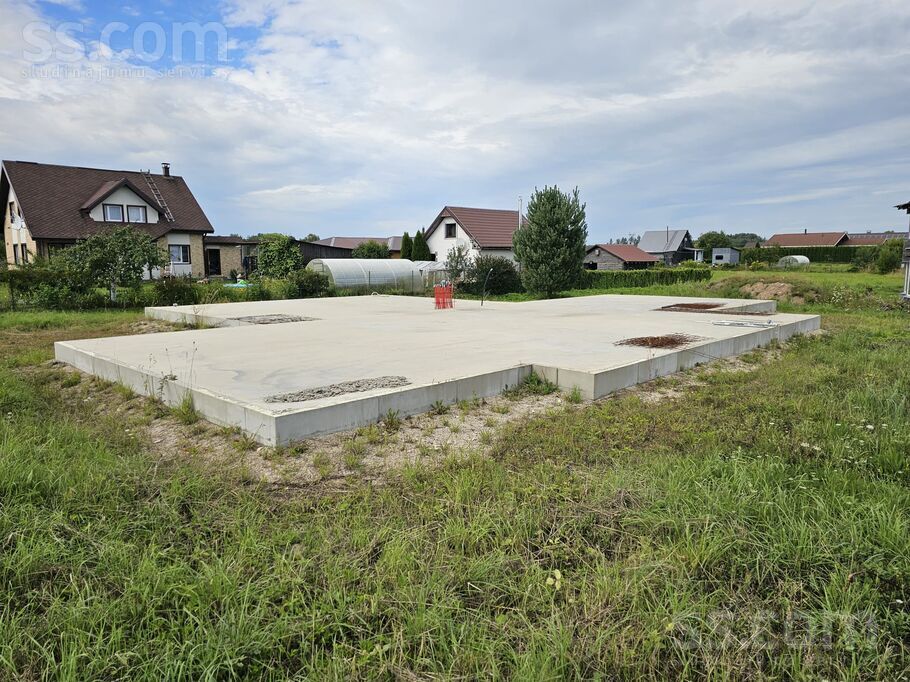 Rumbiņas 12, Ogre un raj., Lielvārde — maja