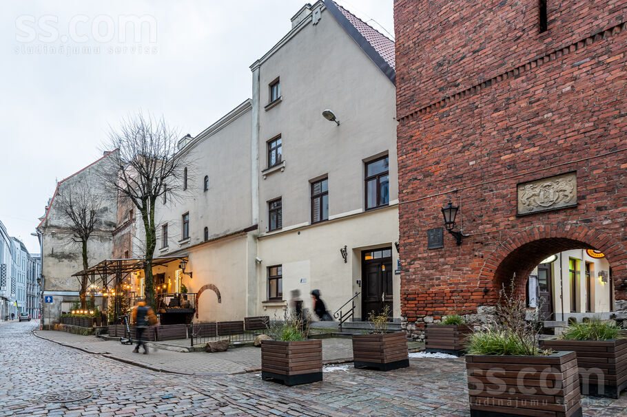 Jāņa sēta 1, Rīga — maja