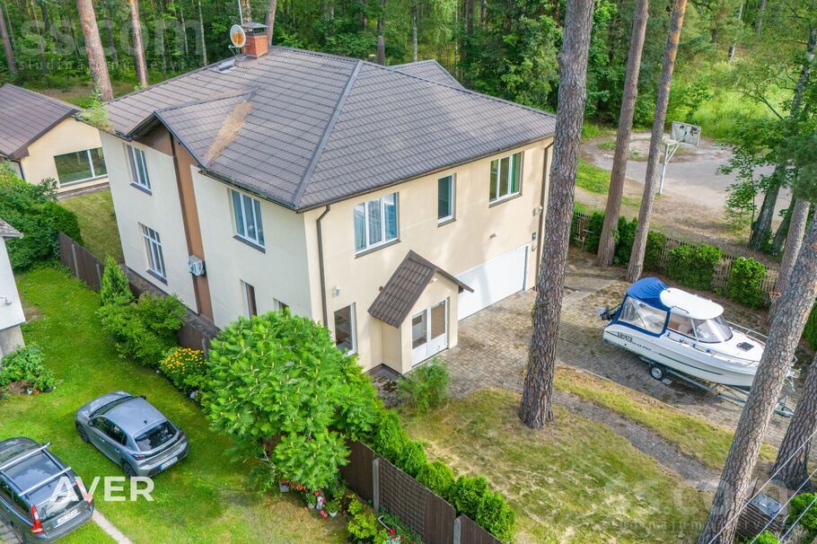 Kuģu iela 15, Jūrmala — maja