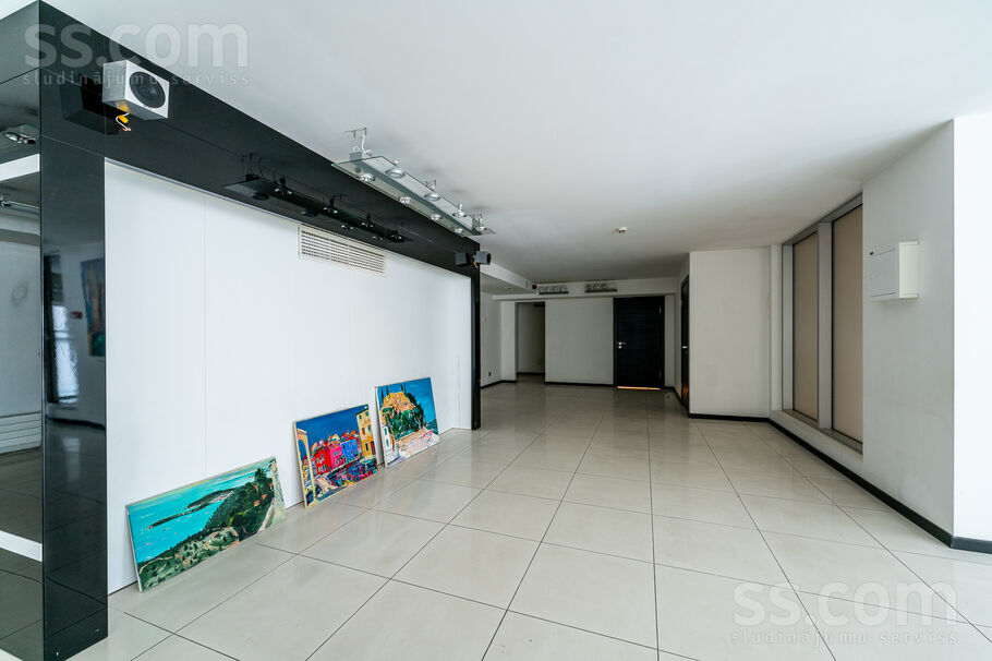 Vaļņu 4, Rīga, Vecrīga — telpa