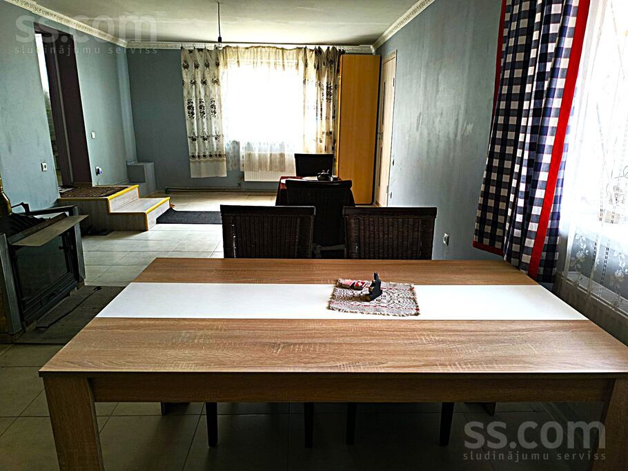 Nelku, Ogre un raj., Ogre — maja