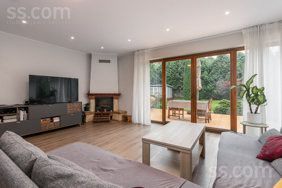 Zolitūdes 54, Rīga — maja