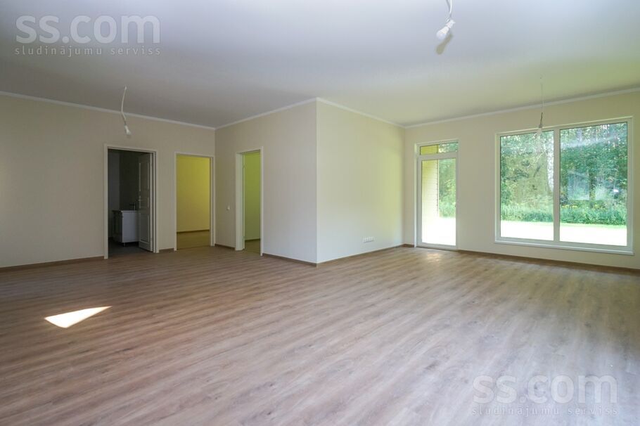 Elizabetes 35, Spilve, Rīgas rajons, Babītes pag. — maja