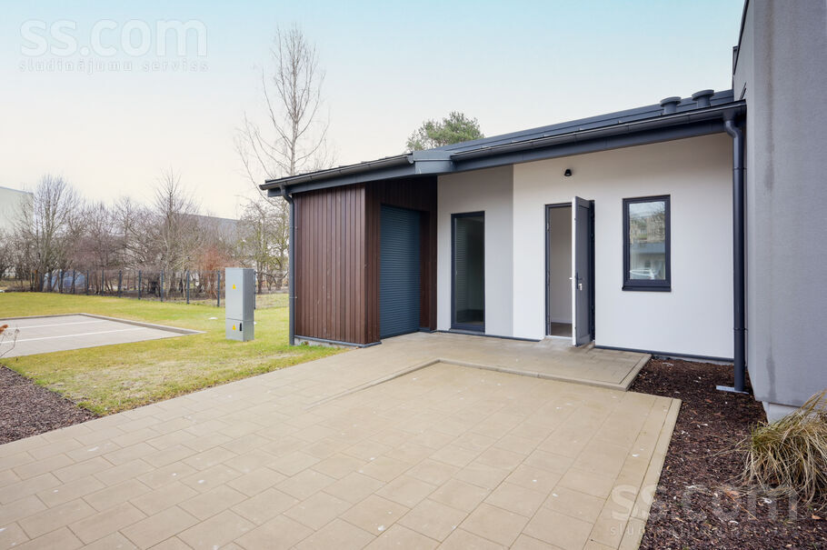 Raiņa iela 114 k-1, Jūrmala — maja