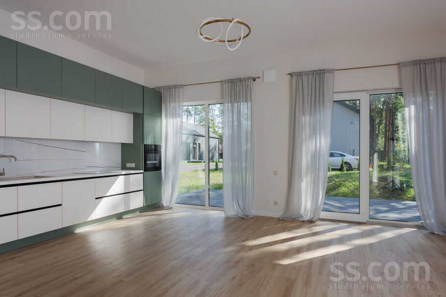 Davja iela 75, Jūrmala — maja