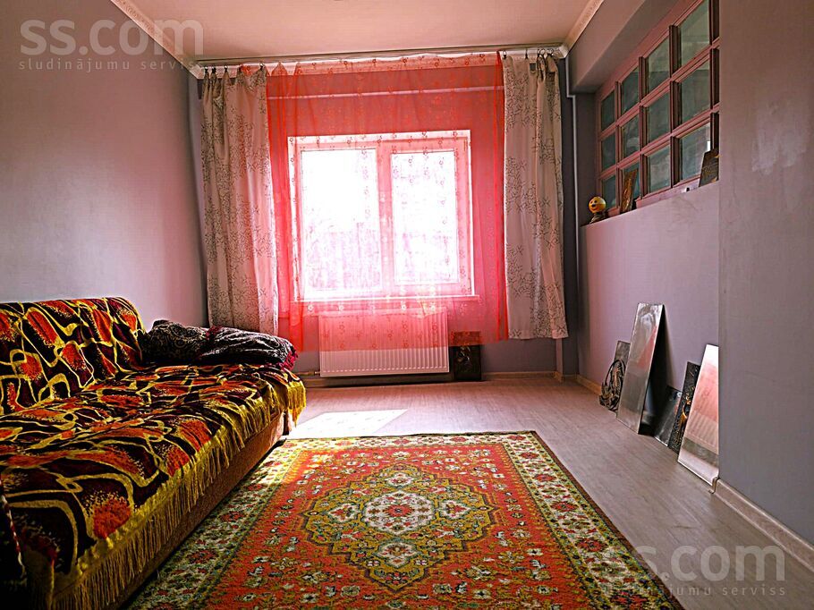 Nelku, Ogre un raj., Ogre — maja