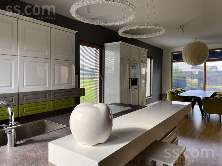 Zvejnieku 14, Ogre un raj., Ikšķile — maja