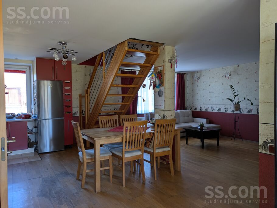 Ausekļa 22, Ogre un raj., Lielvārde — maja