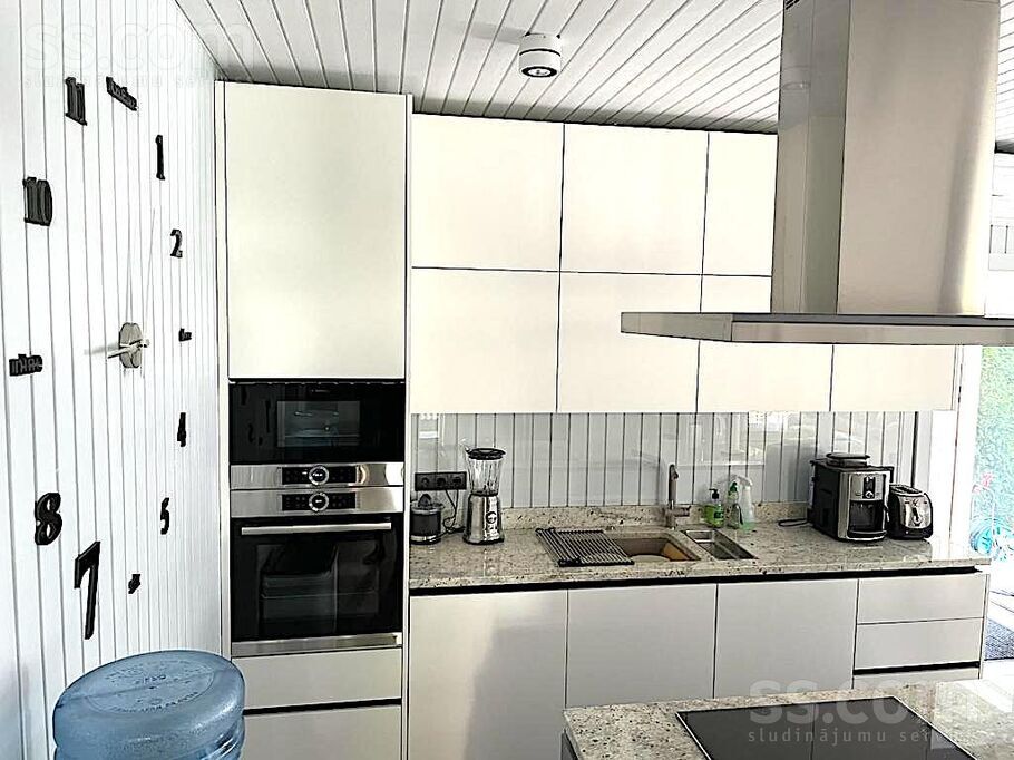 Meža prospekts 79, Jūrmala — maja