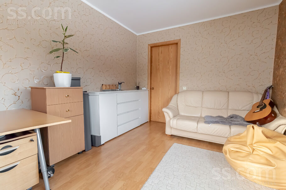 Zileņu 8, Rīga — maja