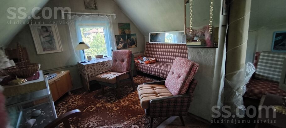 Buru iela 32, Ziemeļblāzma, Limbaži un raj., Skultes pag. — maja