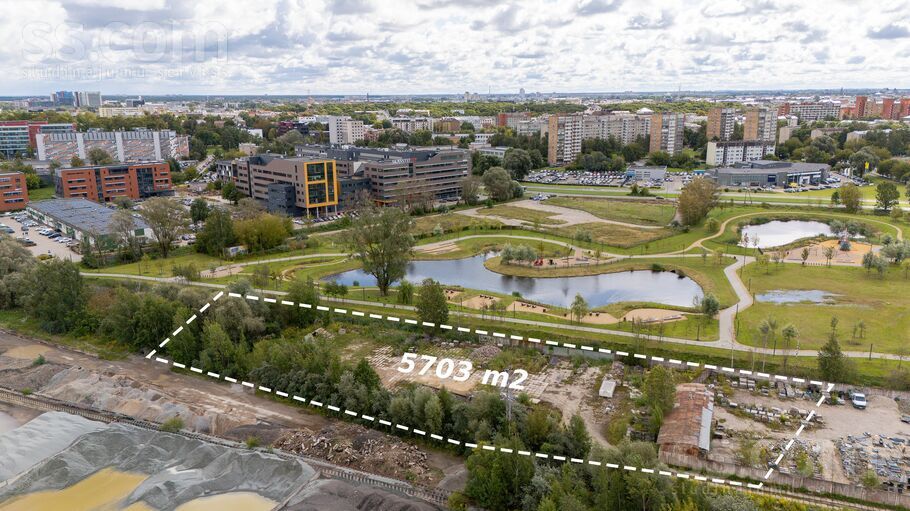 Laktas 40, Rīga — zeme