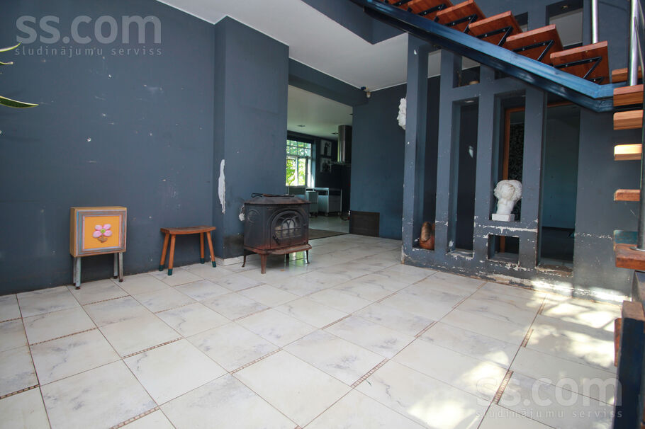 Dārzciema 17, Rīga — maja