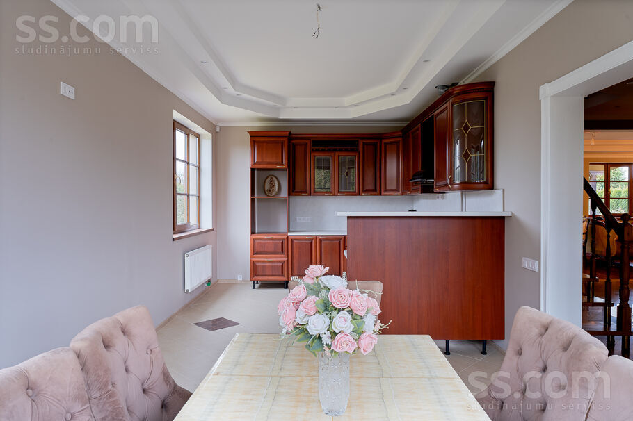 Rozu iela 10, Mārupe, Rīgas rajons, Mārupes pag. — maja