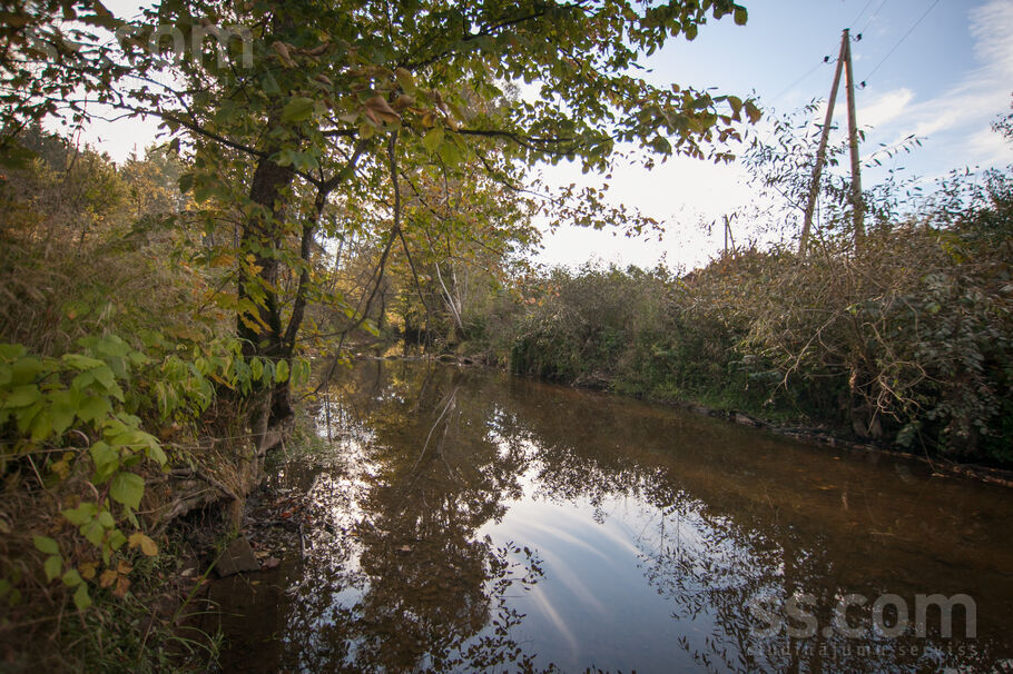 Upes krasts, Līči, Rīgas rajons, Saulkrastu l. t. — zeme