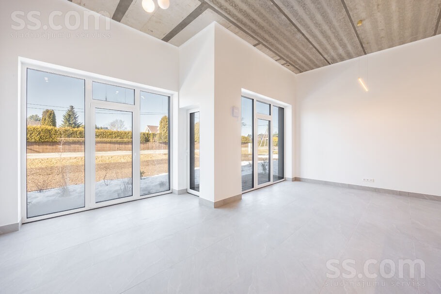 Rītausmas iela 1, Mārupe, Rīgas rajons, Mārupes pag. — maja