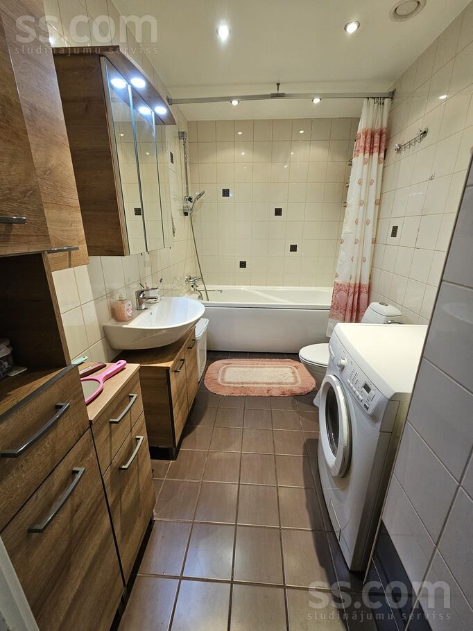 Upeņu 17, Rīga — dzivoklis