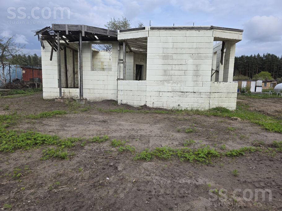 Siliņi 82, Viesturi, Jelgava un raj., Glūdas pag. — maja