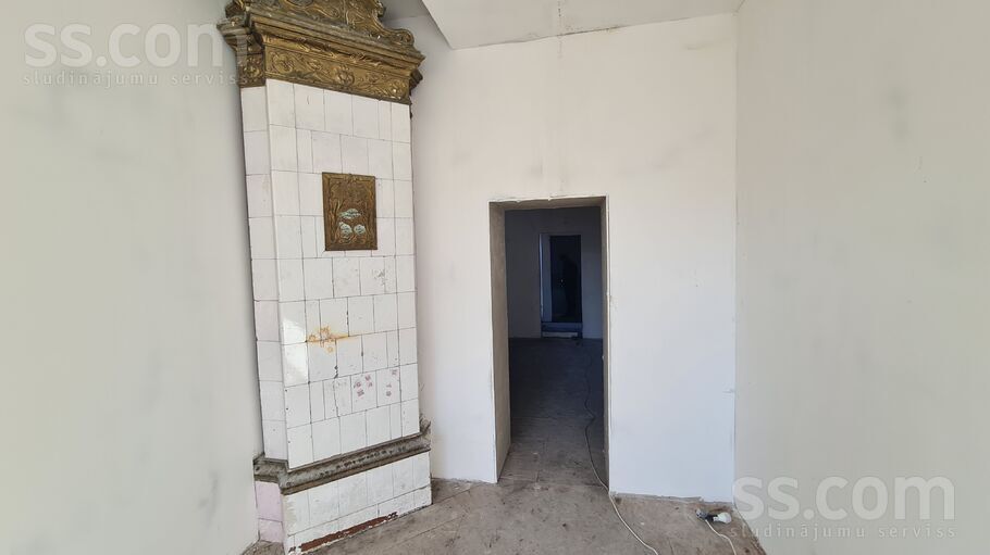 Dzirnavu 136, Rīga — maja