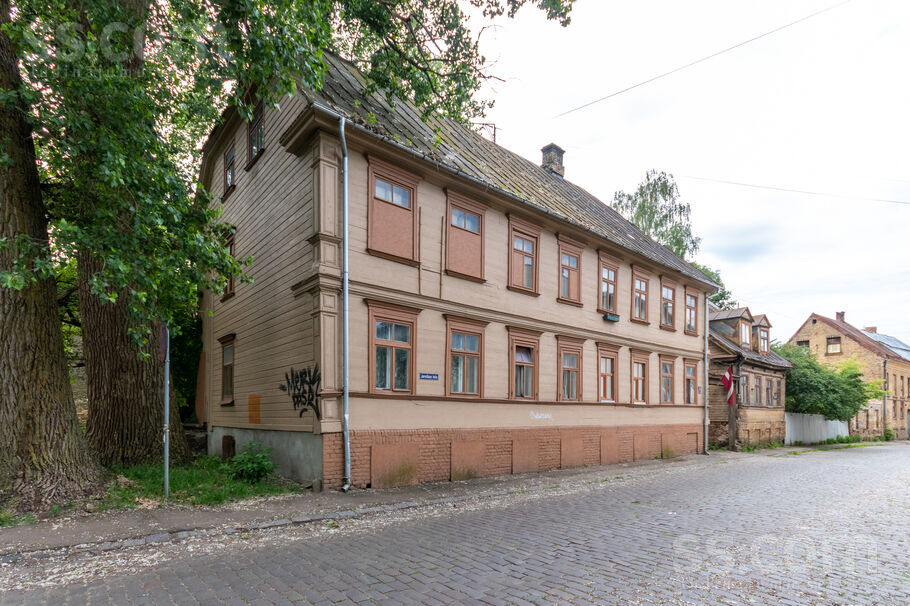 Latgales 99, Rīga — maja