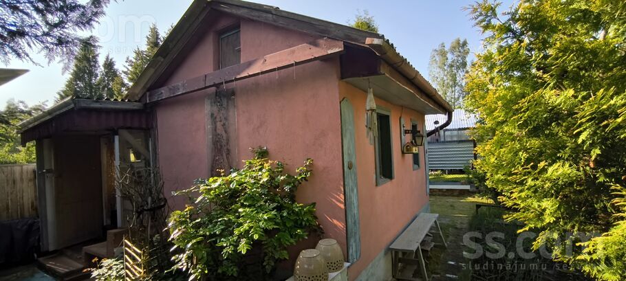 Buru iela 32, Ziemeļblāzma, Limbaži un raj., Skultes pag. — maja