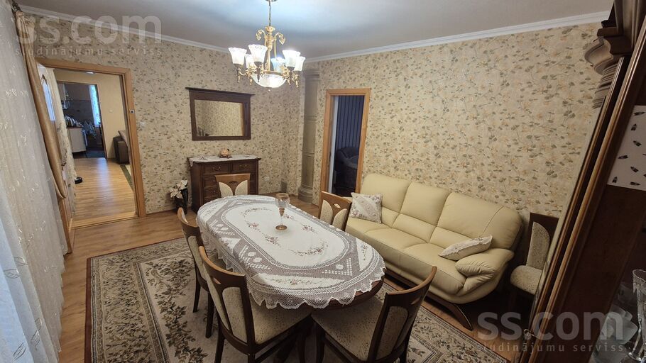 Alberta iela 8, Daugavpils un raj., Daugavpils — maja