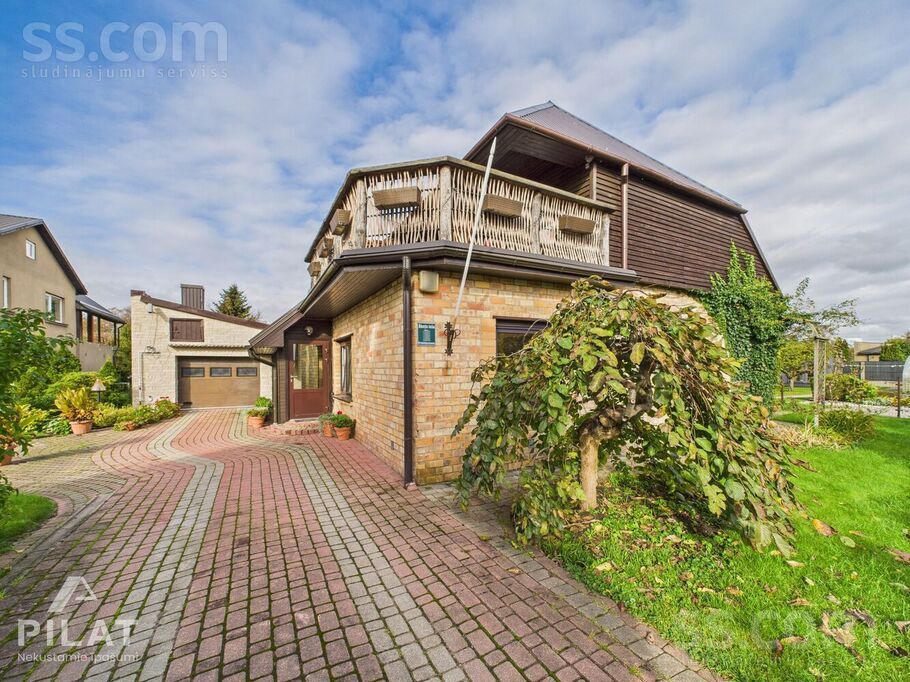 Ābeļu iela 3, Liepāja un raj., Liepāja — maja