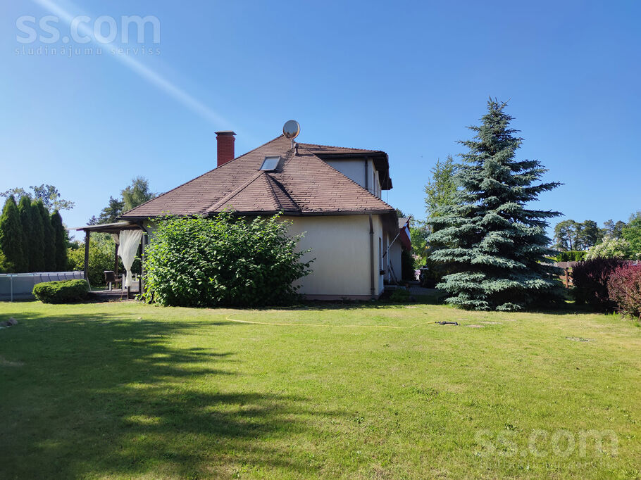 Kālavu 6, Mežāres, Rīgas rajons, Babītes pag. — maja