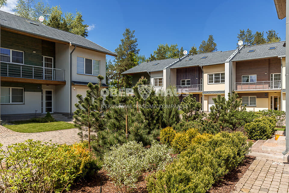 Zaļā iela 3, Jūrmala