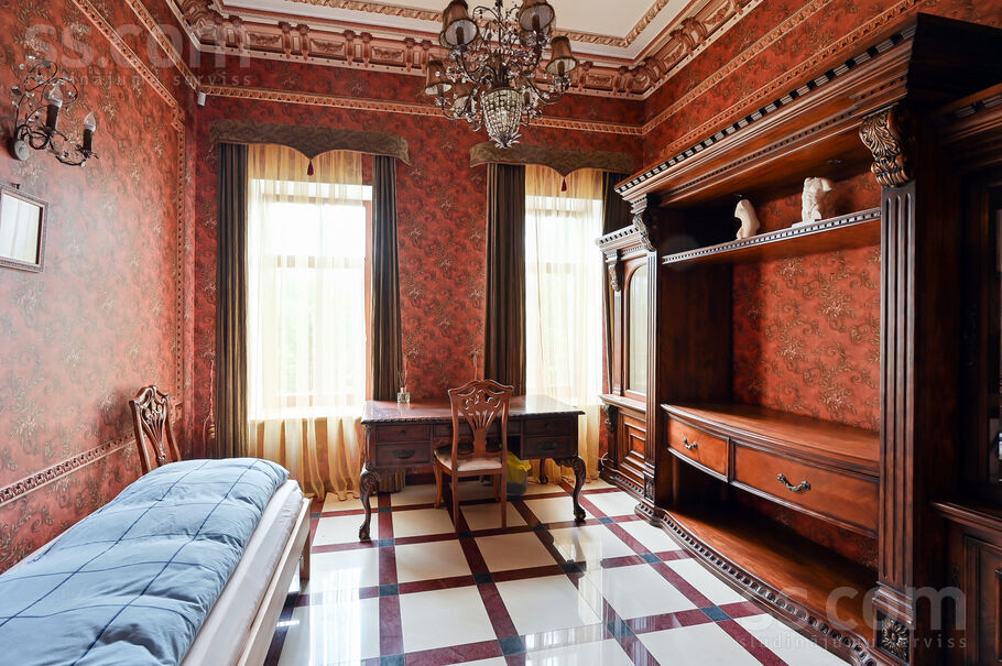 Omnibusa iela 8b, Jūrmala — maja