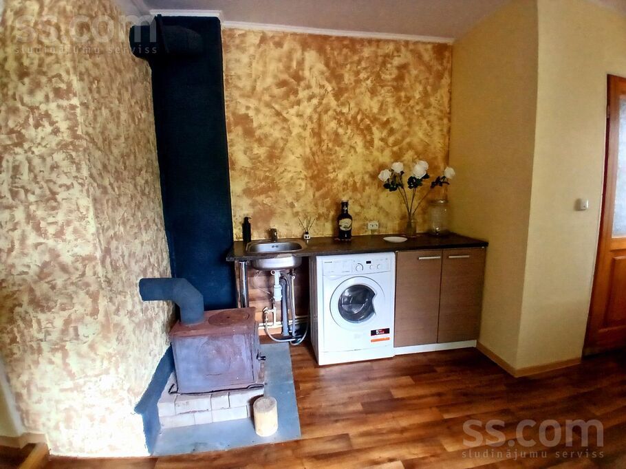 Uriekstes 39, Rīga — maja