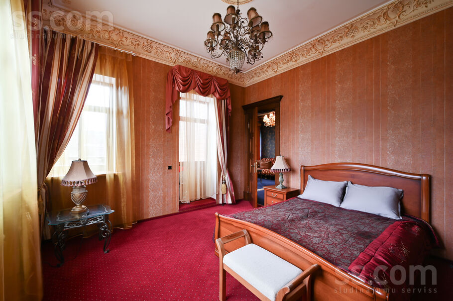 Omnibusa iela 8b, Jūrmala — maja