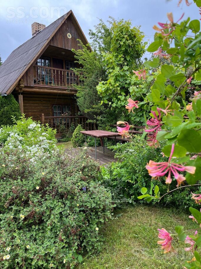 Saulgrieži, Klārmuiža, Talsi un raj., Dundagas pag. — maja