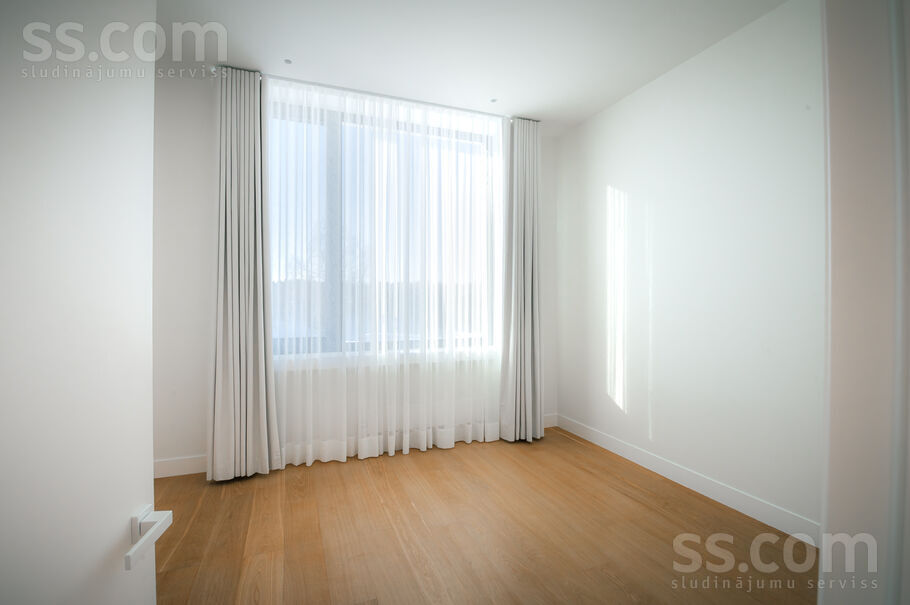 Jaunā Mežaparka 42, Rīga — maja