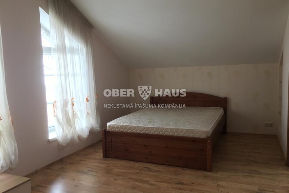 Zaļā iela 3, Jūrmala