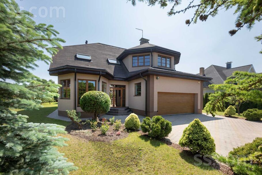 Rozu iela 10, Mārupe, Rīgas rajons, Mārupes pag. — maja