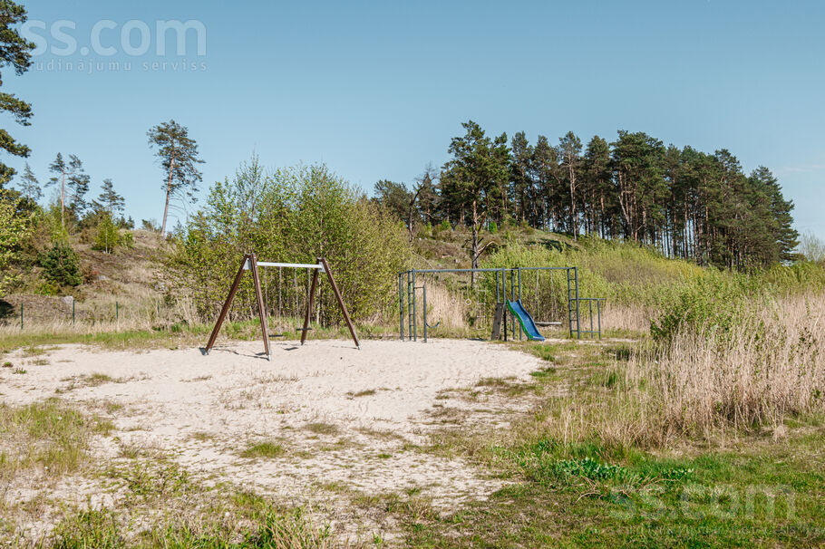 Ezerparka iela, Berģi, Rīgas rajons, Garkalnes nov. — maja