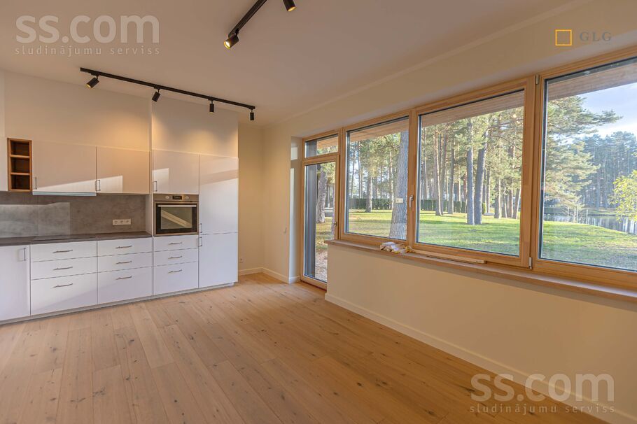 Parka Aleja, Dzilnuciems, Rīgas rajons, Babītes pag. — maja