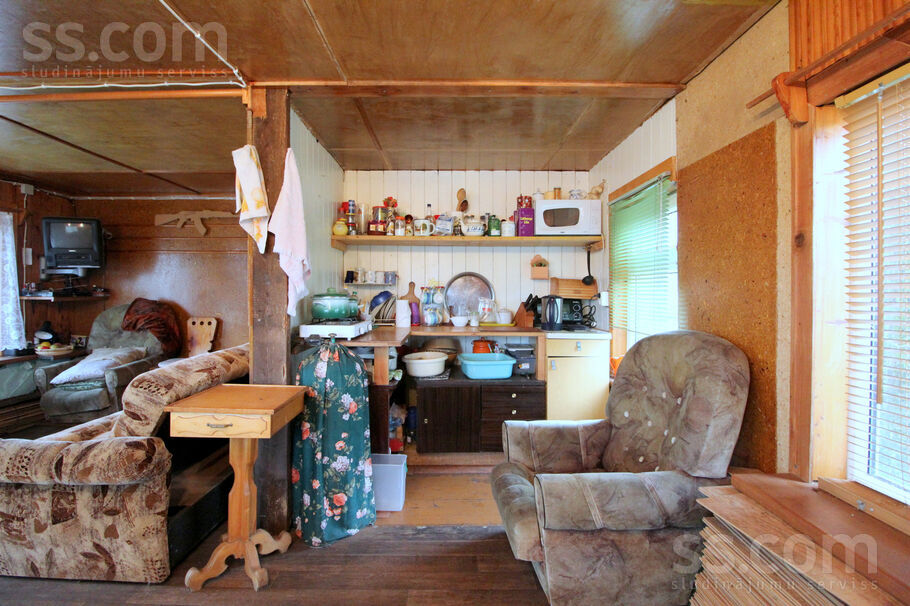 Reiņi 1, Pērkone, Liepāja un raj., Nīcas pag. — maja