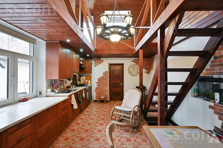 Rītupes 27, Rīga — maja