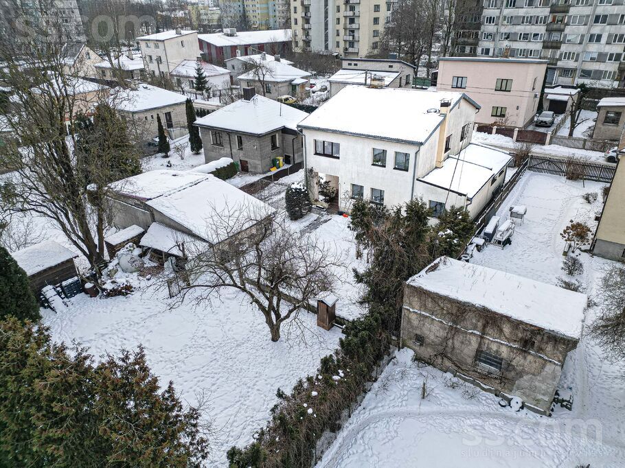 Zileņu 8, Rīga — maja